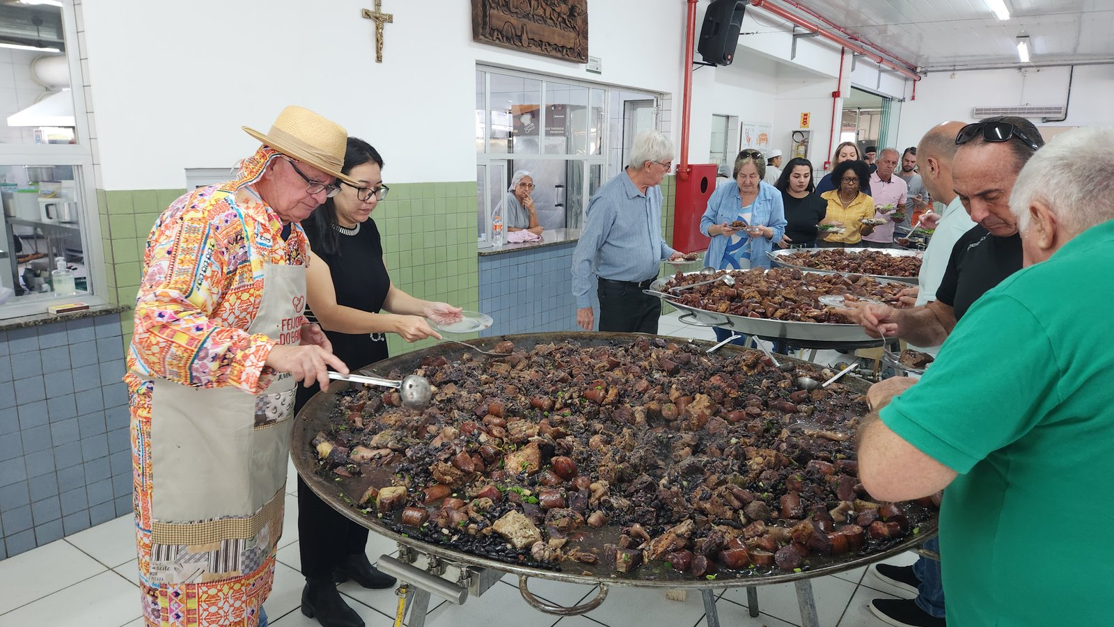 Ingressos à venda para a tradicional feijoada do Bairro da Juventude