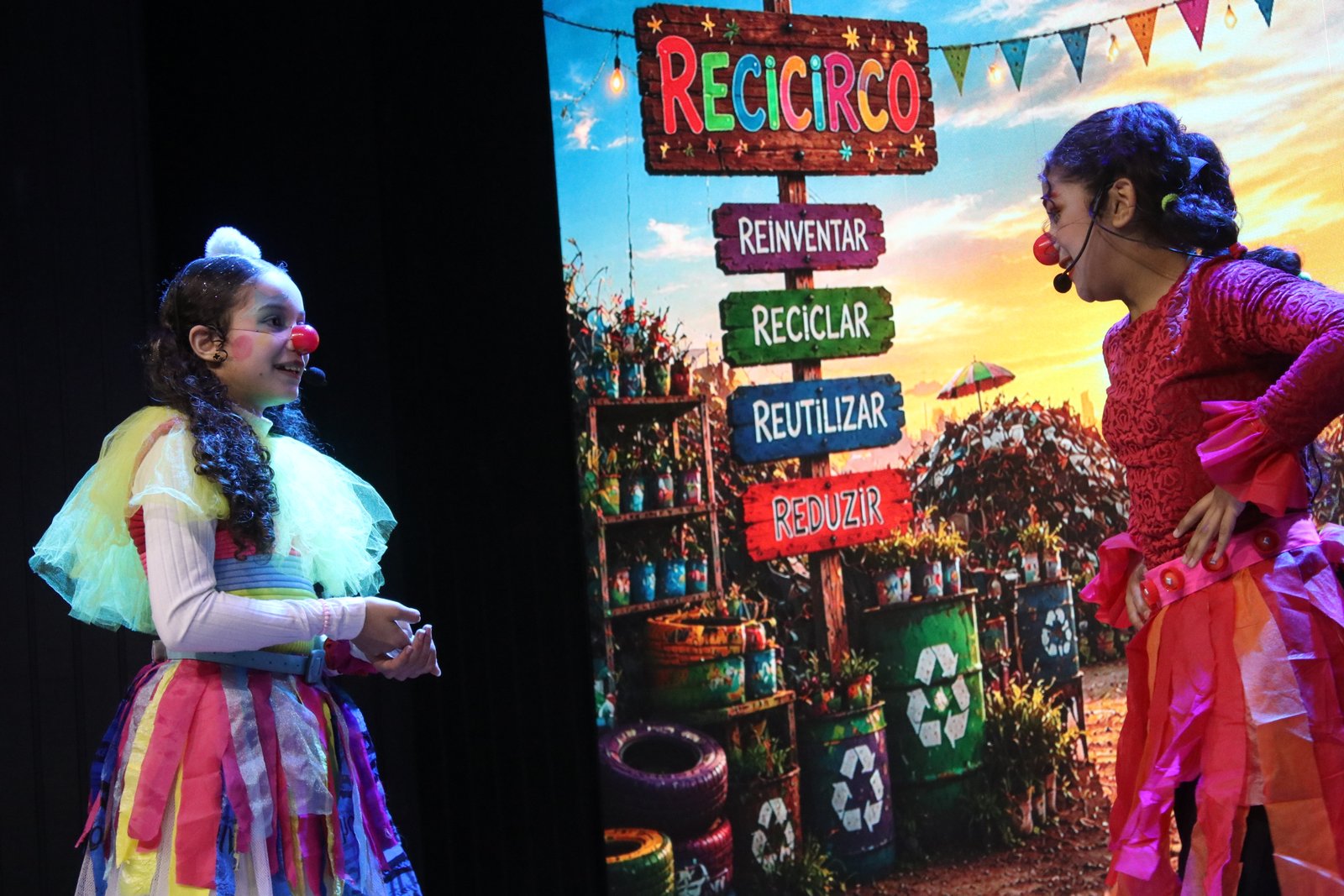 Espet&aacute;culo &ldquo;O ReciCirco&rdquo; encerra nova etapa do projeto Cidadania em Cena 