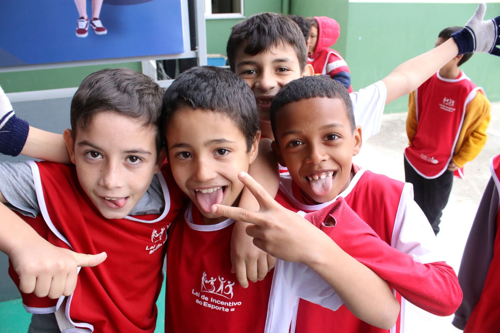 Bairro da Juventude inaugura nova quadra poliesportiva e parque da educação infantil