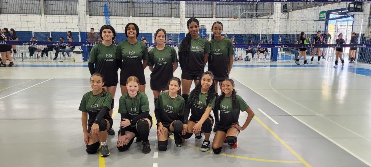 Adolescentes do Bairro participam da 3ª Copa de Vôlei Marista