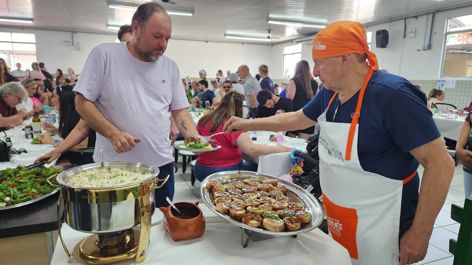 20º Almoço das Carnes Brancas reúne aproximadamente 700 pessoas no Bairro da Juventude 