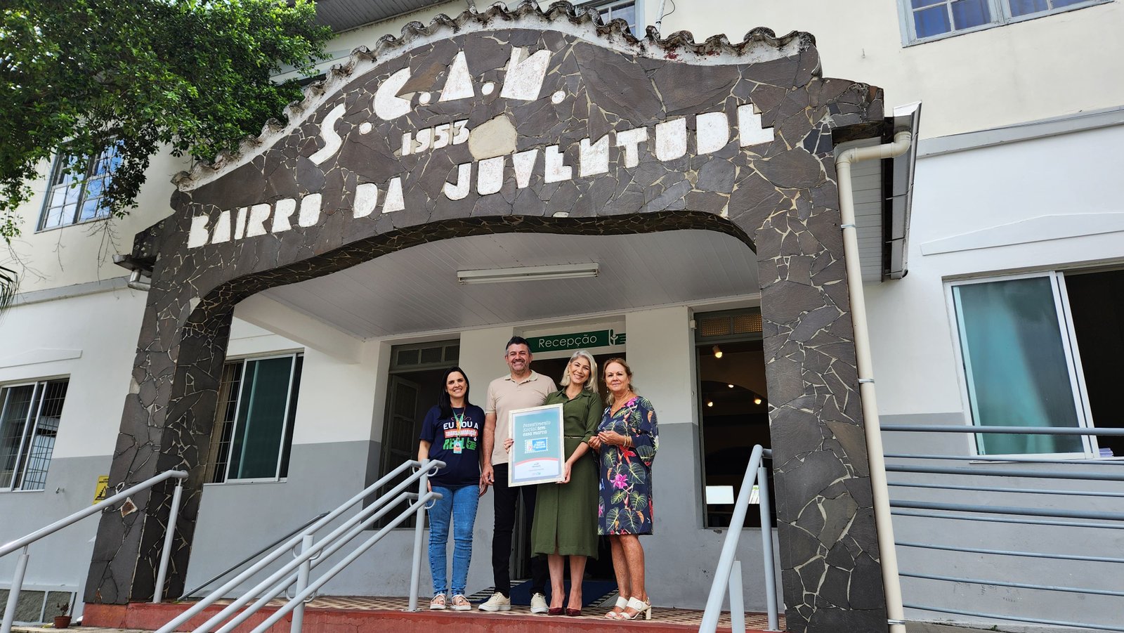 Benvenuto recebe Selo Amigos do Bairro da Juventude