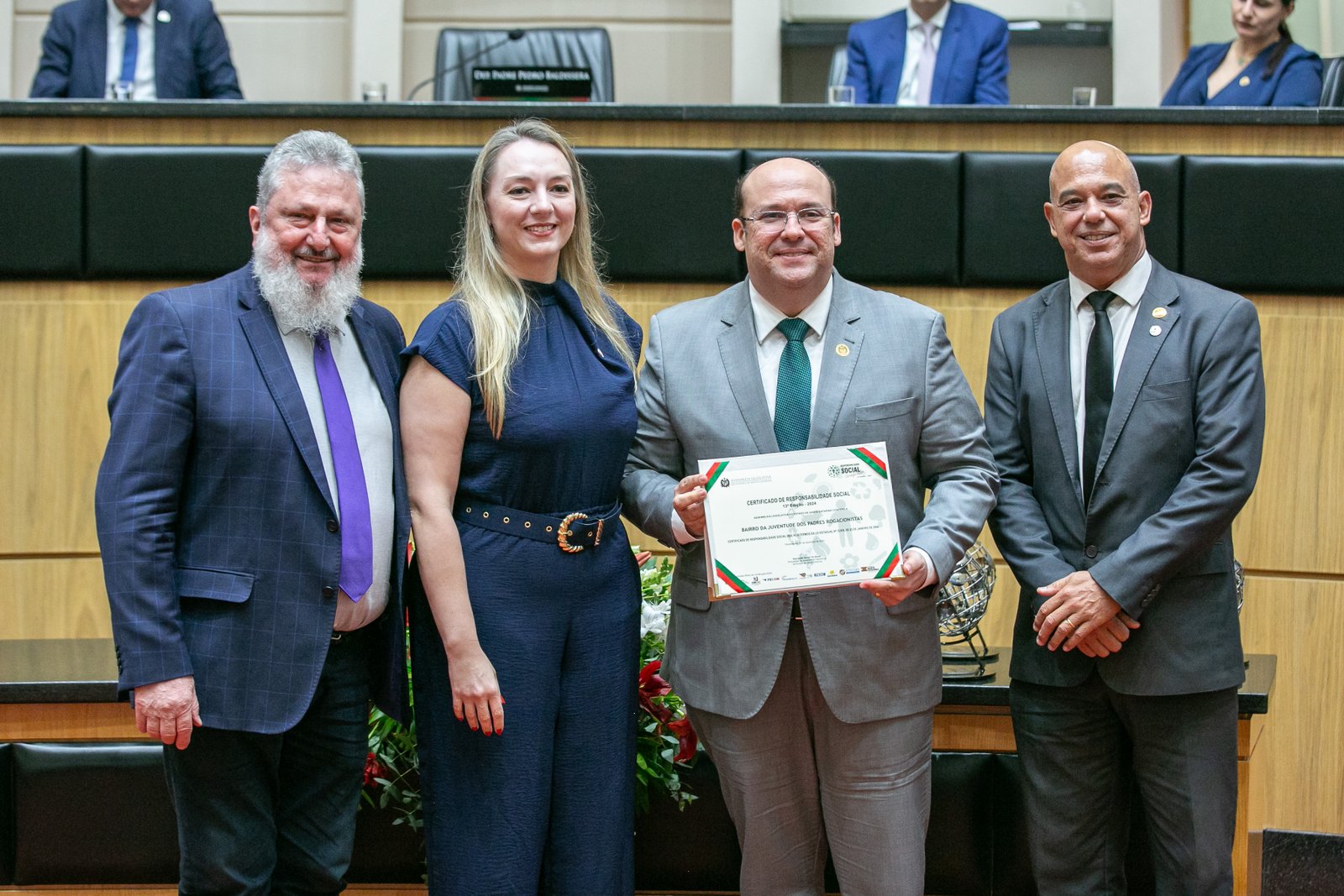 Bairro da Juventude recebe troféu e certificado de Responsabilidade Social